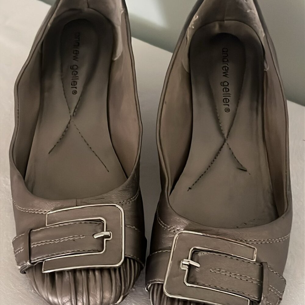 Andrew Geller Yaleeda Pewter Silver Leather Upper Slip On Wedge Pump Size 9.5 M‎